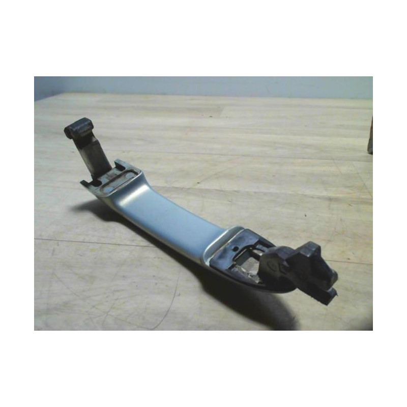 Poignee porte avant gauche RENAULT MEGANE 2 PHASE 1 d’occasion