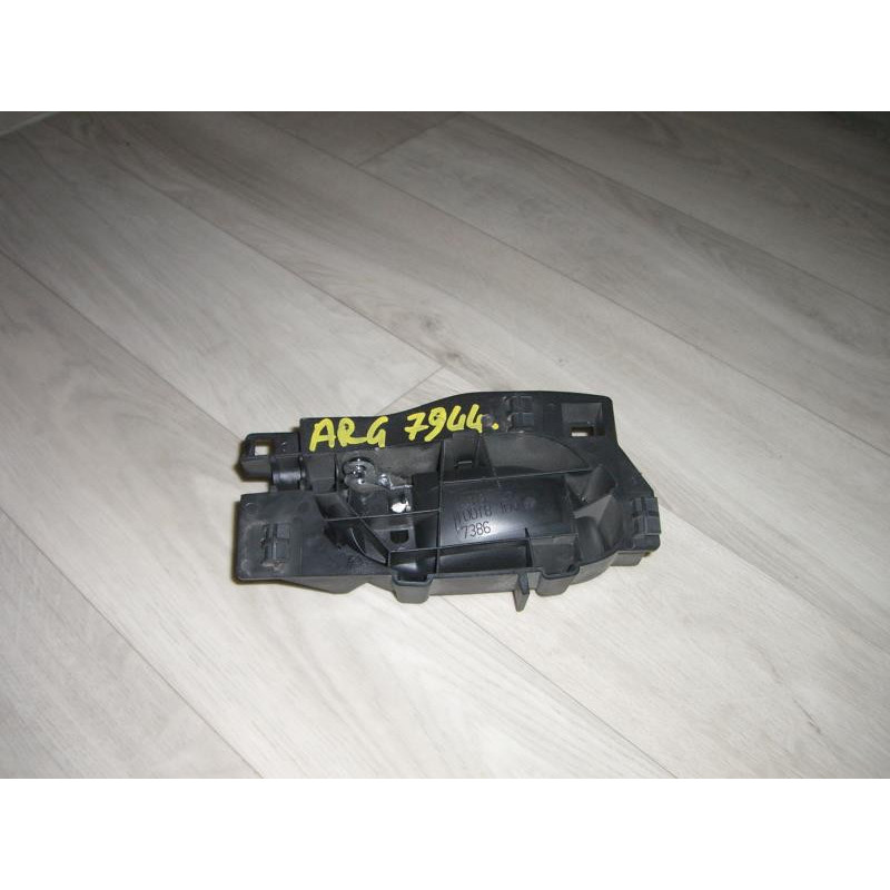 Poignee interieur arriere gauche PEUGEOT 407 PHASE 1 d’occasion