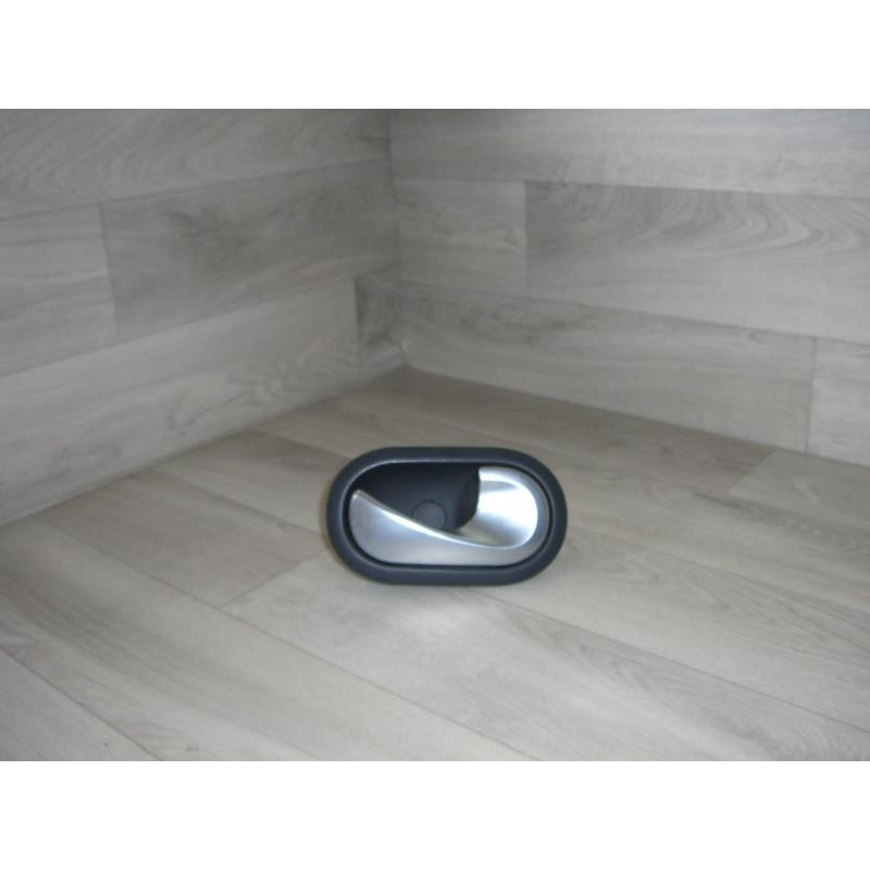 Poignee interieur arriere droit RENAULT MODUS PHASE 1 d’occasion