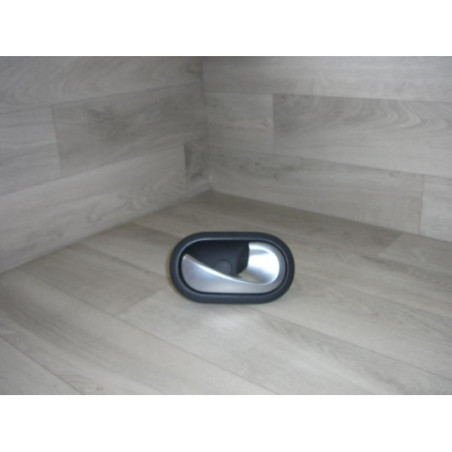 Poignee interieur arriere droit RENAULT MODUS PHASE 1 d’occasion