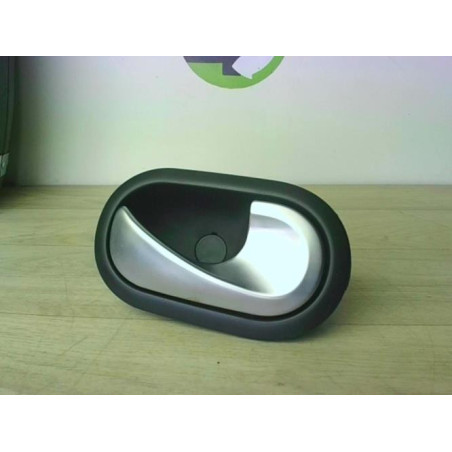 Poignee interieur avant droit RENAULT CLIO 3 PHASE 2 d’occasion