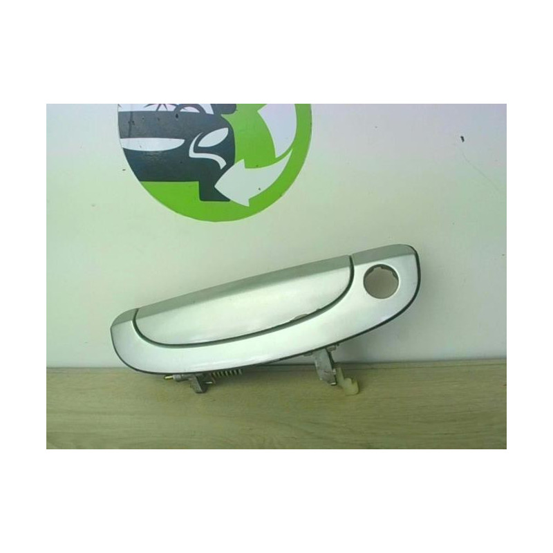 Poignee porte avant gauche HYUNDAI GETZ PHASE 1 d’occasion