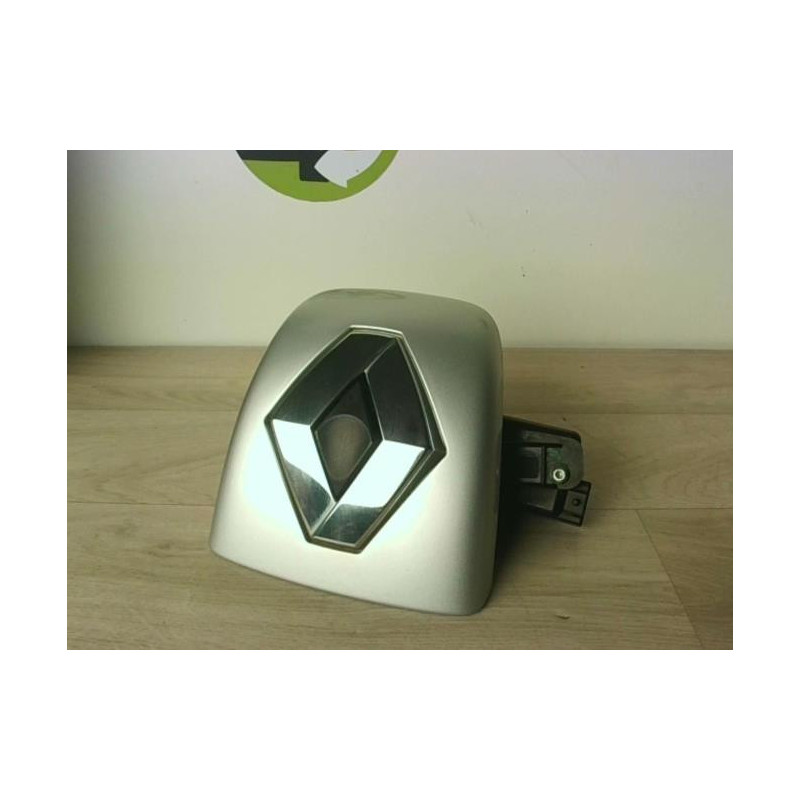 Bouton de coffre RENAULT CLIO 2 CAMPUS PHASE 1 d’occasion