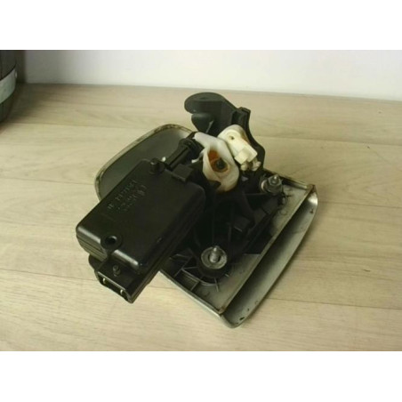 Bouton de coffre RENAULT CLIO 2 CAMPUS PHASE 1 d’occasion
