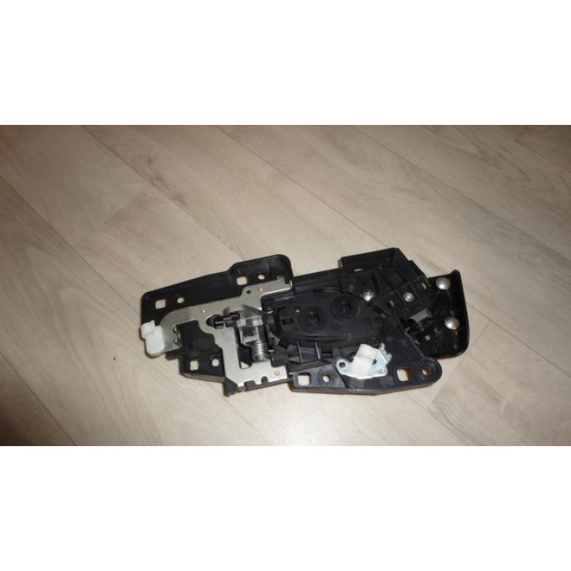 Poignee interieur arriere gauche HONDA CIVIC 8 PHASE 1 d’occasion