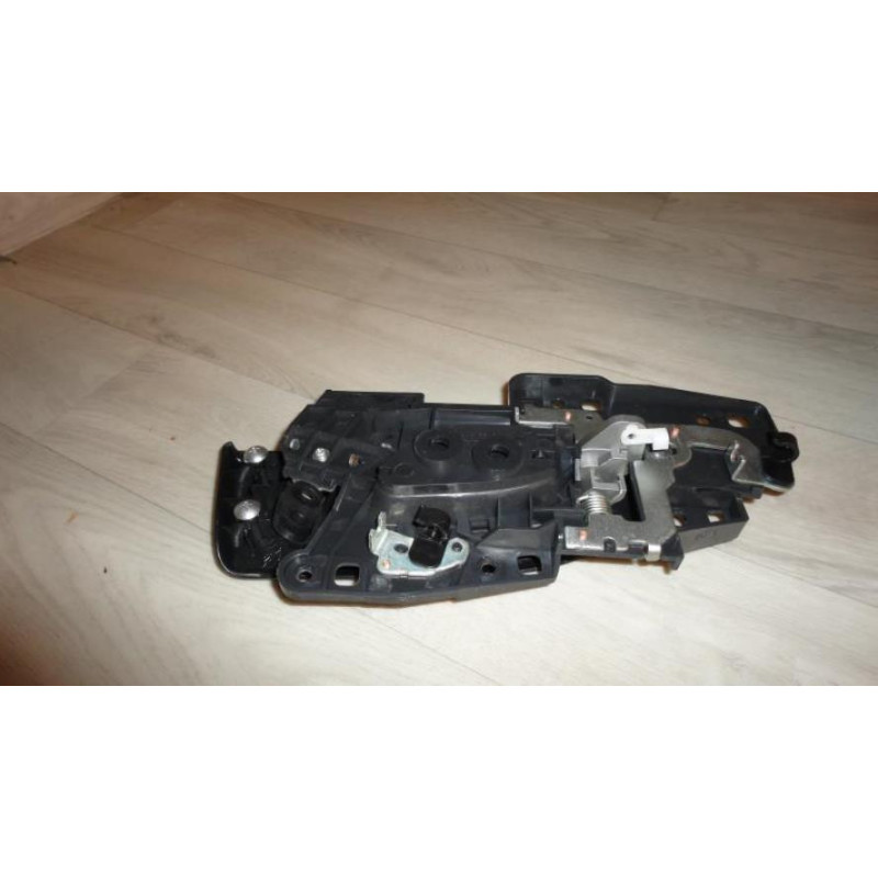 Poignee interieur arriere droit HONDA CIVIC 8 PHASE 1 d’occasion