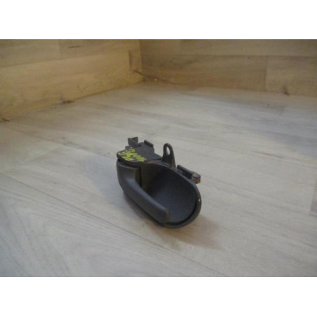 Poignee interieur arriere gauche PEUGEOT 107 PHASE 1 d’occasion