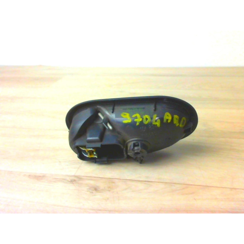 Poignee interieur arriere droit RENAULT CLIO 3 PHASE 1 d’occasion