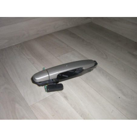 Poignee porte arriere gauche TOYOTA COROLLA VERSO 1 d’occasion