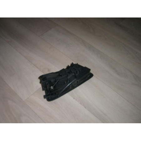 Poignee interieur arriere gauche FORD FIESTA 6 PHASE 1 d’occasion