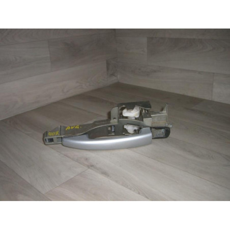 Poignee porte avant gauche PEUGEOT 407 PHASE 1 d’occasion