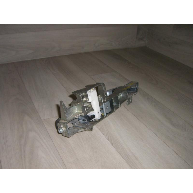 Poignee porte avant gauche PEUGEOT 407 PHASE 1 d’occasion