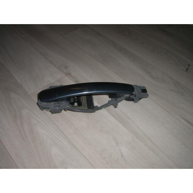 Poignee porte arriere droit VOLKSWAGEN POLO 4 PHASE 1 d’occasion