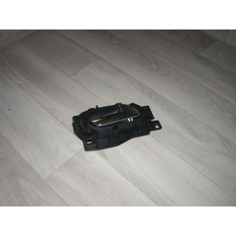 Poignee interieur arriere droit PEUGEOT 407 PHASE 1 d’occasion