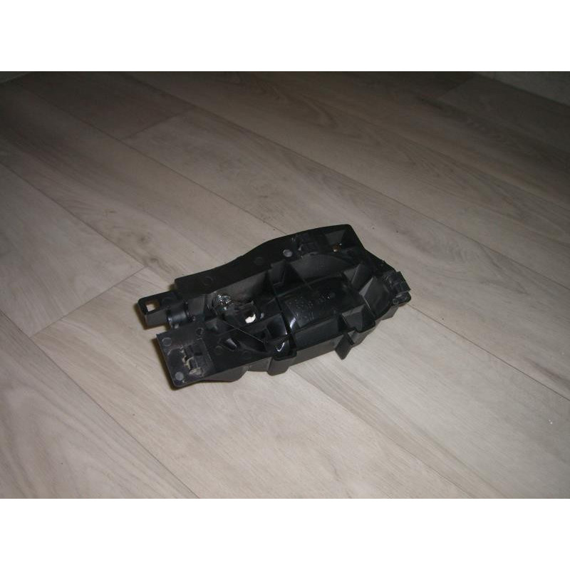 Poignee interieur arriere gauche PEUGEOT 407 PHASE 1 d’occasion