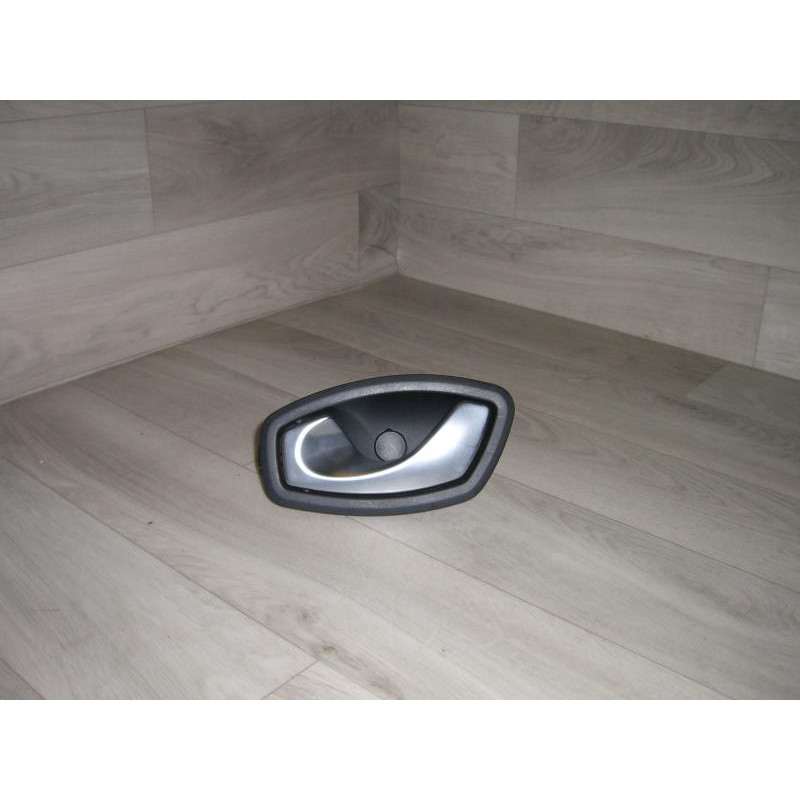 Poignee interieur arriere gauche RENAULT MEGANE 3 PHASE 1 d’occasion