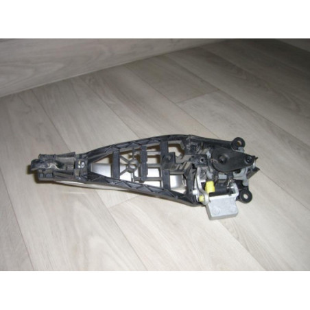 Poignee porte avant gauche OPEL ZAFIRA B PHASE 1 d’occasion