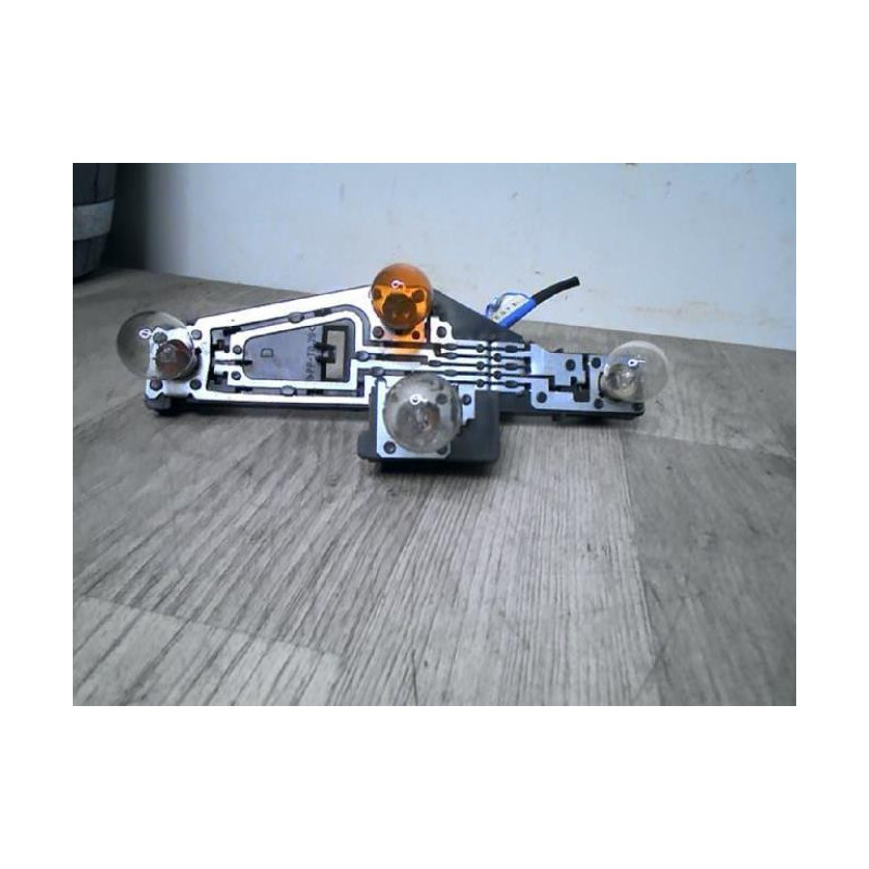 Platine feu arriere droit RENAULT LAGUNA 2 PHASE 1 BREAK d’occasion