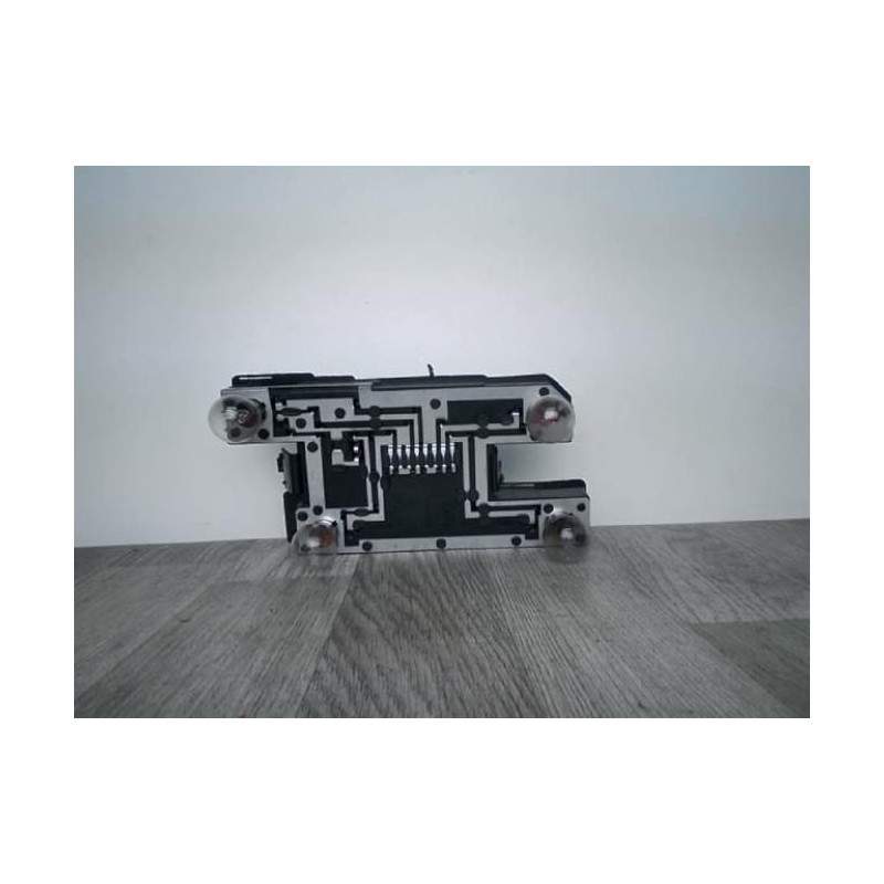 Platine feu arriere gauche RENAULT CLIO 1 PHASE 3 d’occasion