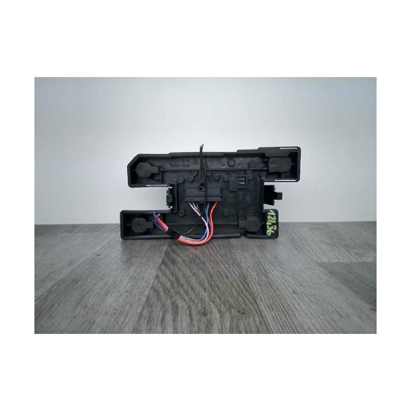 Platine feu arriere gauche RENAULT CLIO 1 PHASE 3 d’occasion