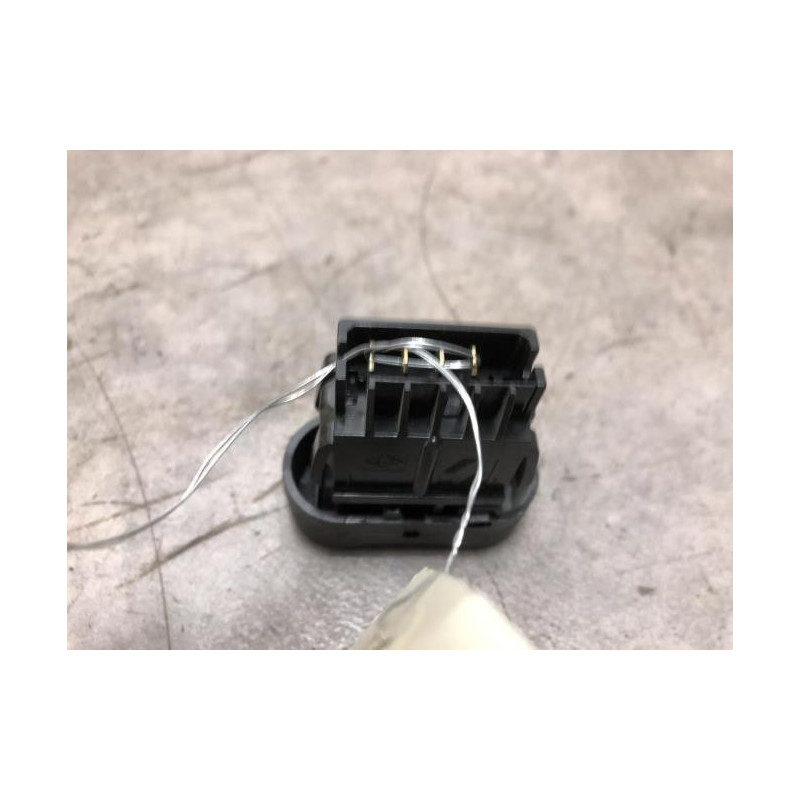Commande degivrage lunette arriere DACIA LOGAN MCV 1 PHASE 2 BREAK d’occasion