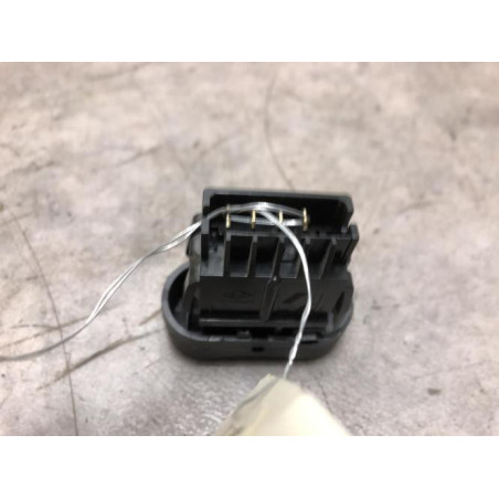 Commande degivrage lunette arriere DACIA LOGAN MCV 1 PHASE 2 BREAK d’occasion