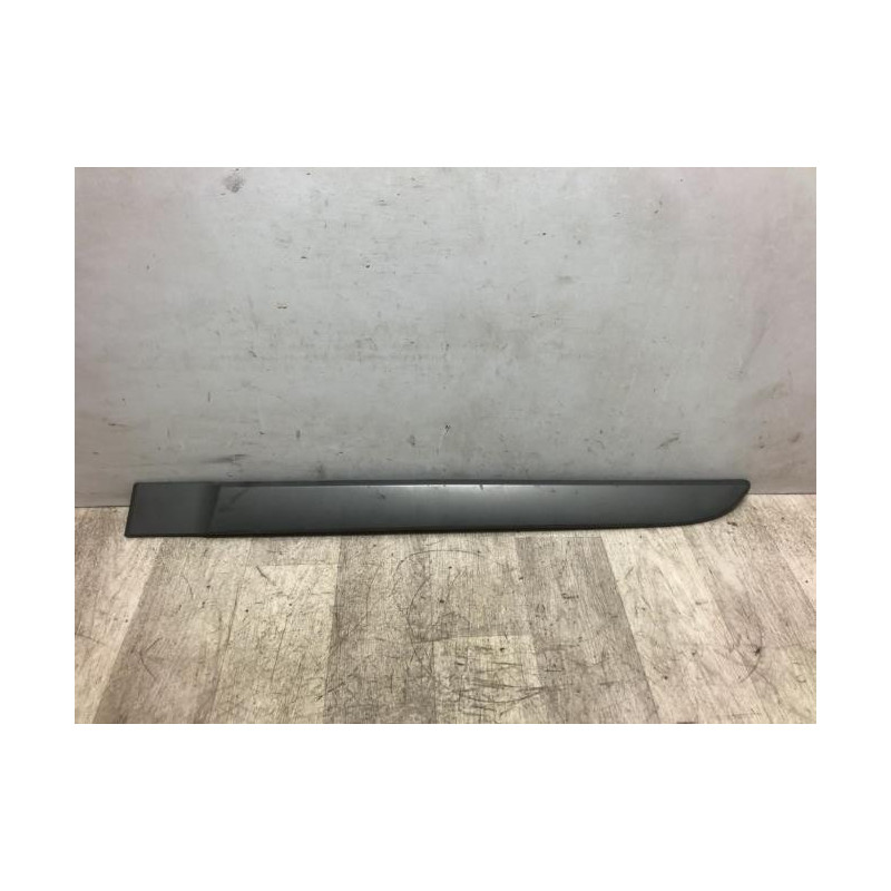 Baguette de porte arriere gauche  RENAULT MEGANE 2 PHASE 1 BREAK d’occasion