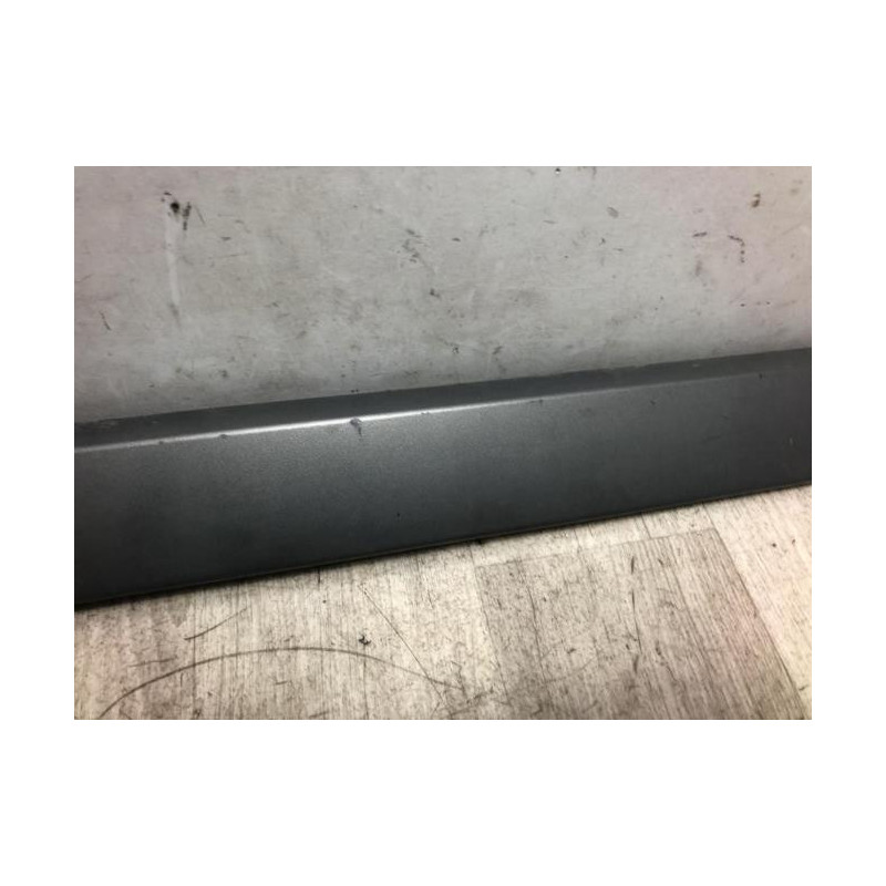 Baguette de porte arriere gauche  RENAULT MEGANE 2 PHASE 1 BREAK d’occasion