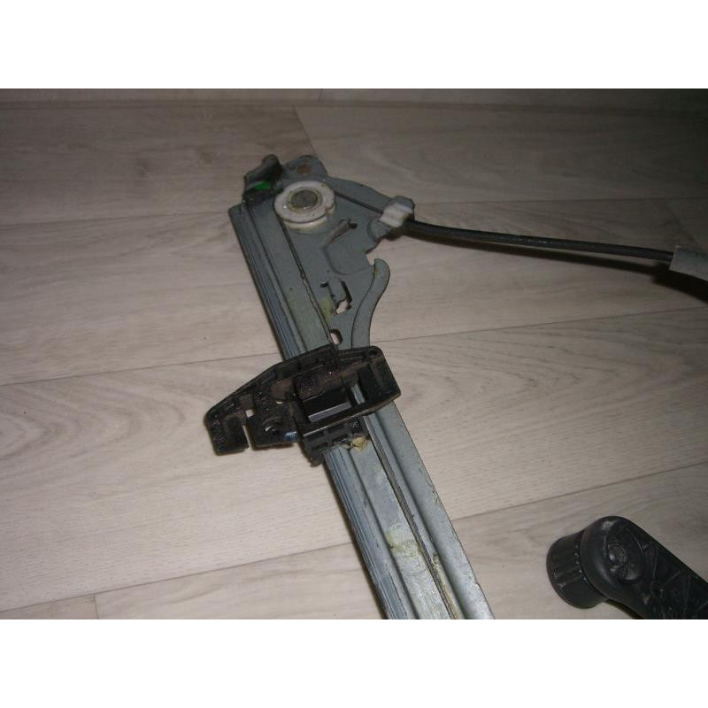 Leve vitre mecanique arriere gauche RENAULT MODUS PHASE 1 d’occasion