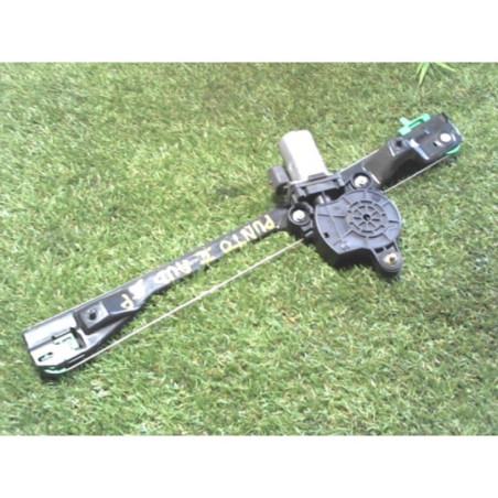 Leve vitre electrique avant droit FIAT PUNTO 2 PHASE 2 d’occasion