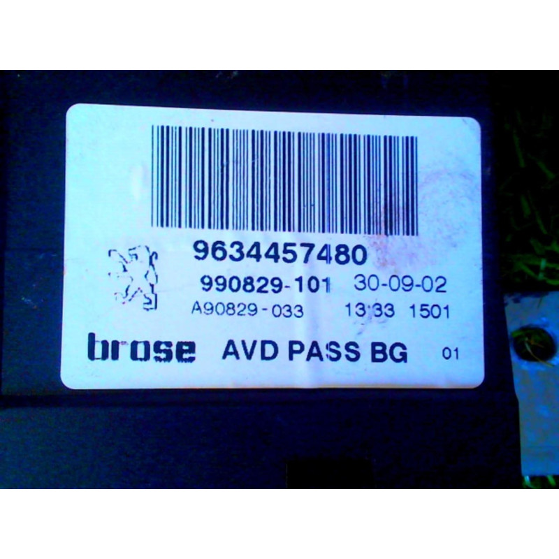 Leve vitre electrique avant droit PEUGEOT 307 PHASE 1 BREAK d’occasion