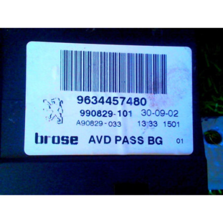 Leve vitre electrique avant droit PEUGEOT 307 PHASE 1 BREAK d’occasion
