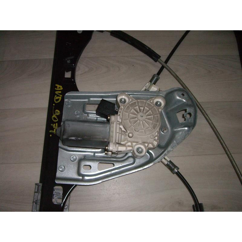 Leve vitre electrique avant droit MERCEDES CLASSE C 203 PHASE 1 d’occasion