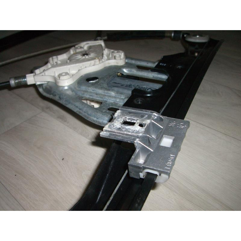 Leve vitre electrique avant droit MERCEDES CLASSE C 203 PHASE 1 d’occasion