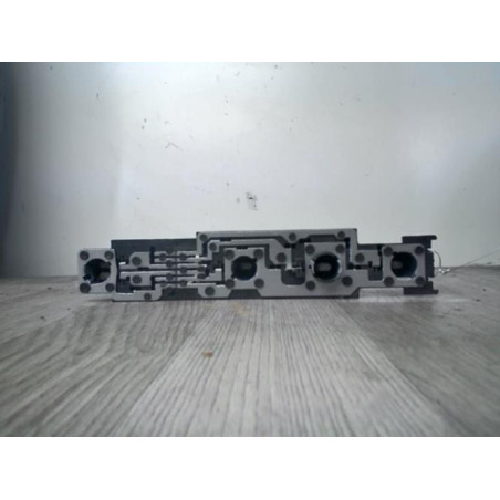 Platine feu arriere gauche RENAULT  d’occasion