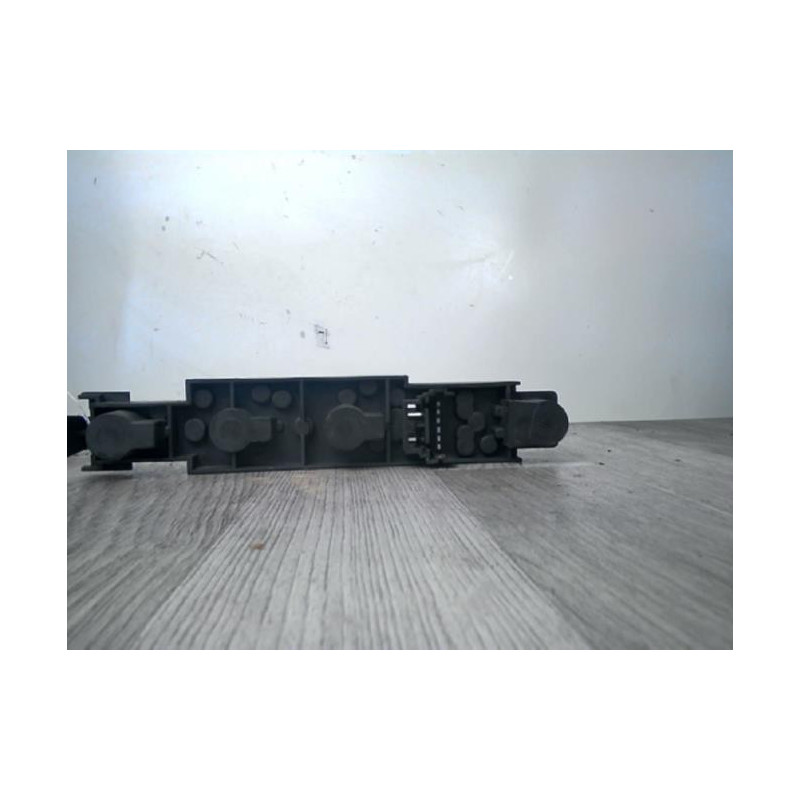 Platine feu arriere gauche RENAULT  d’occasion