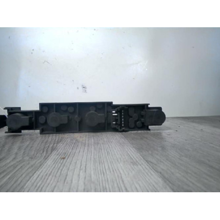 Platine feu arriere gauche RENAULT  d’occasion
