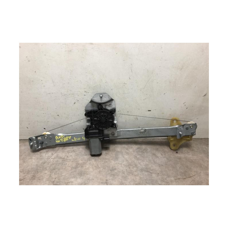 Leve vitre electrique avant gauche RENAULT CLIO 4 PHASE 1 d’occasion