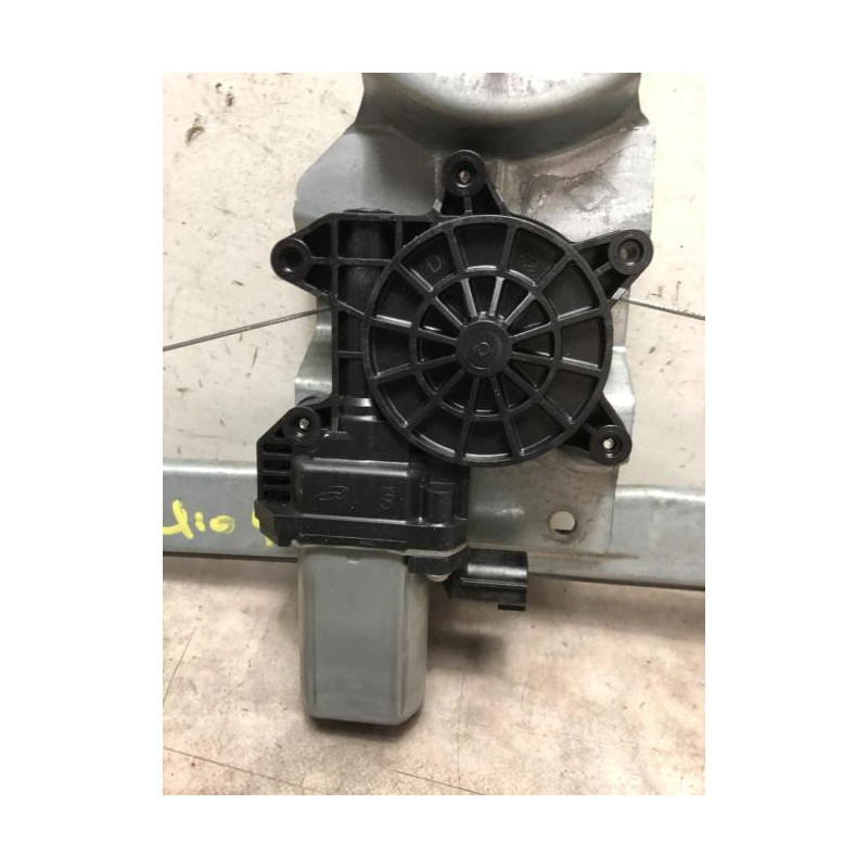 Leve vitre electrique avant gauche RENAULT CLIO 4 PHASE 1 d’occasion