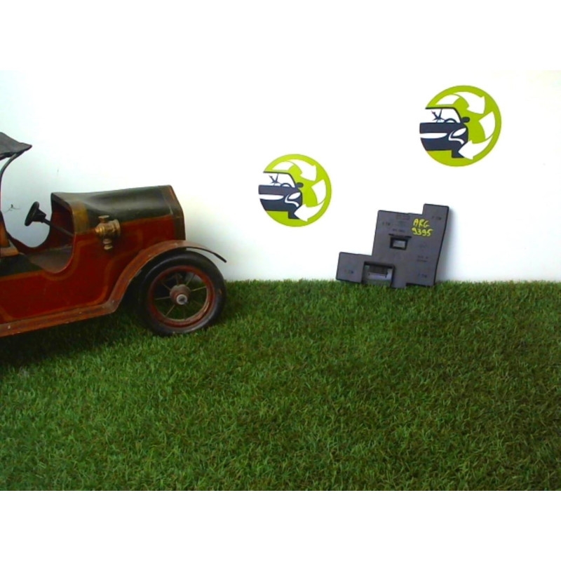 Platine feu arriere gauche FORD FIESTA 4 PHASE 2 d’occasion