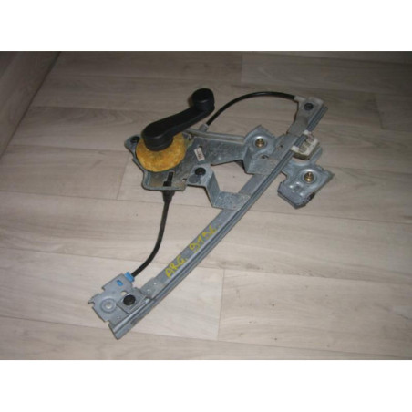 Leve vitre mecanique arriere gauche SKODA OCTAVIA 1 PHASE 2 BREAK d’occasion