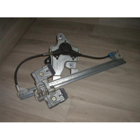 Leve vitre mecanique arriere gauche SKODA OCTAVIA 1 PHASE 2 BREAK d’occasion
