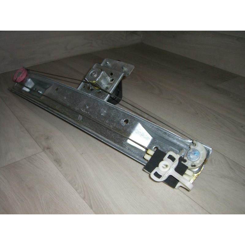 Leve vitre mecanique arriere droit OPEL CORSA D PHASE 2 d’occasion