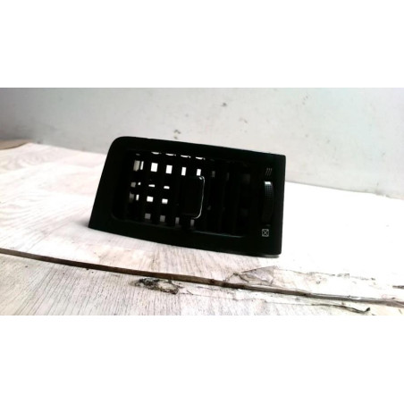 Aerateur tableau de bord avant droit TOYOTA COROLLA VERSO 1 d’occasion