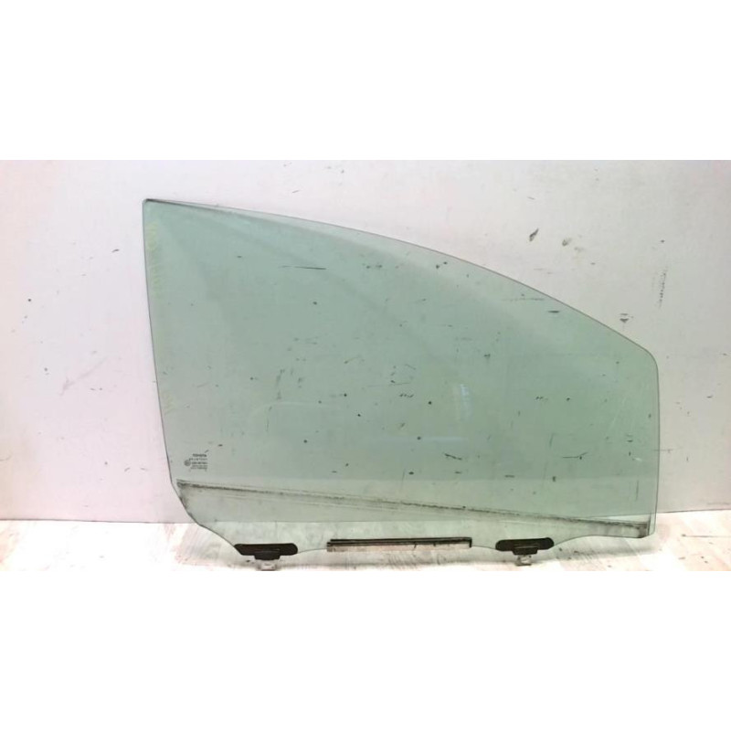 Vitre avant droit TOYOTA YARIS 2 PHASE 1 d’occasion