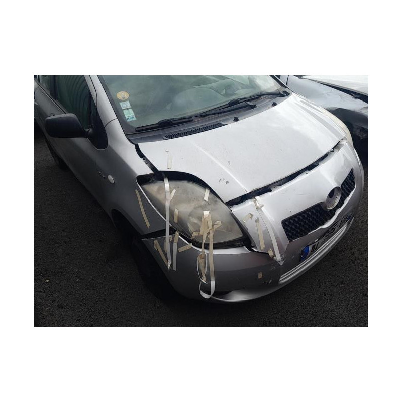 Vitre avant droit TOYOTA YARIS 2 PHASE 1 d’occasion