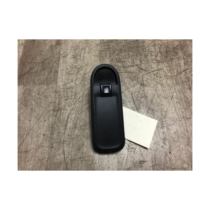 Interrupteur de leve vitre avant droit DACIA DUSTER 1 PHASE 2 d’occasion