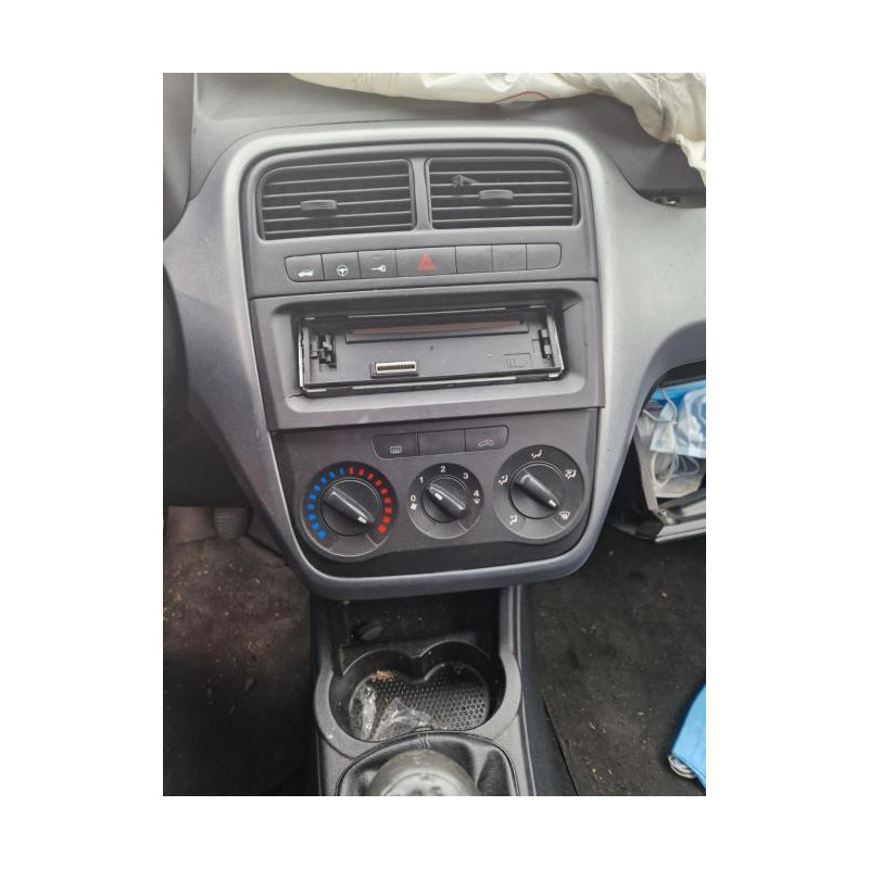 Feu arriere principal gauche (feux) FIAT GRANDE PUNTO d’occasion
