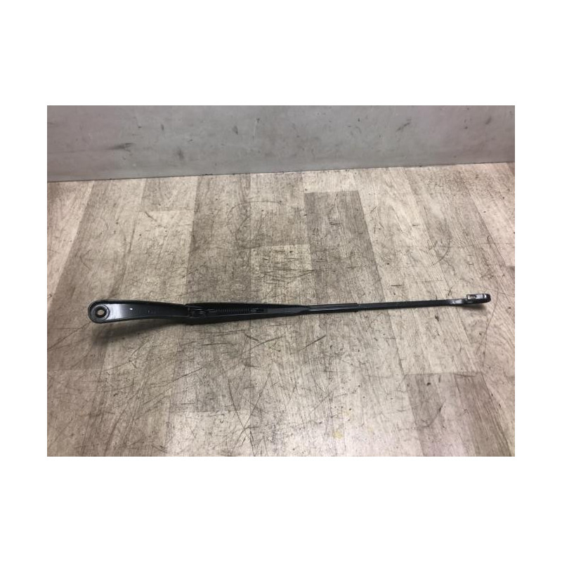 Bras essuie glace avant droit DACIA DUSTER 1 PHASE 2 d’occasion