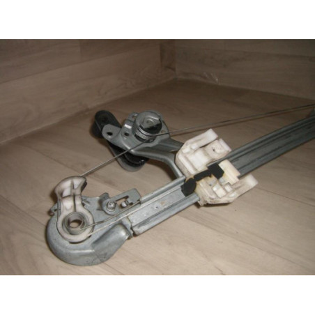 Leve vitre mecanique arriere gauche PEUGEOT 206 PHASE 1 d’occasion